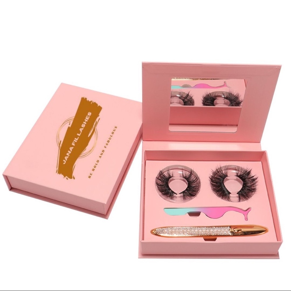 Lash book with 2 pair of eyelashes, 2-in-1 eyeliner glue and 1 applicator